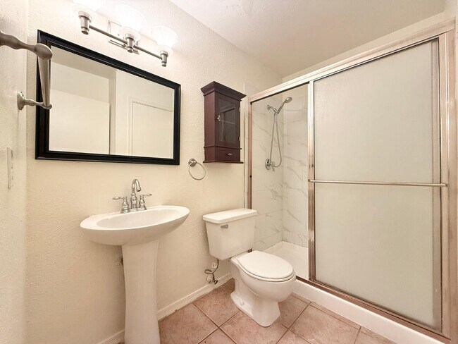 Building Photo - 1717 E Union Hills Dr