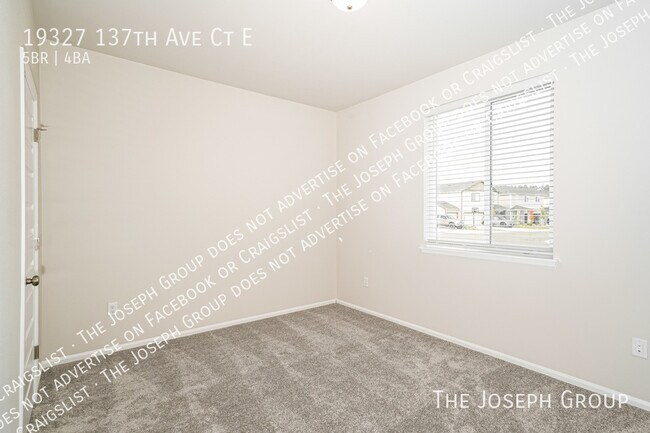 Building Photo - 19327 137th Ave Ct E