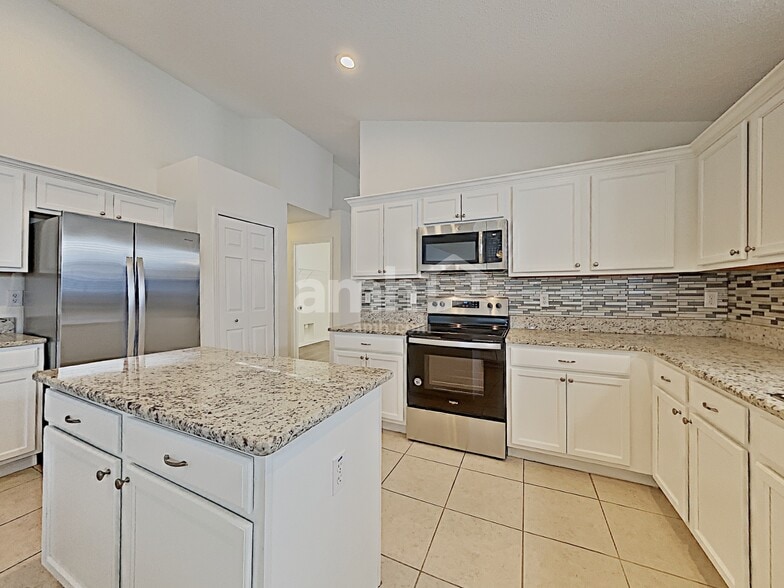 Building Photo - 1066 Bluegrass Dr