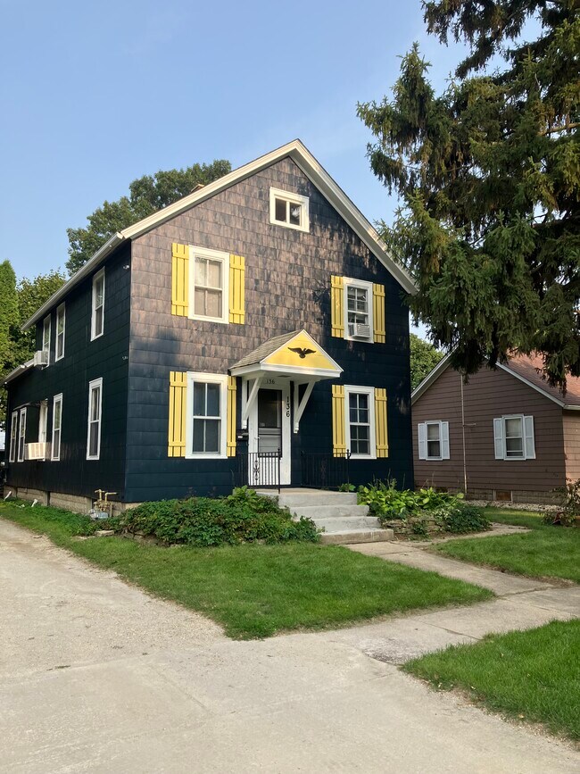 Building Photo - 136 S Fordham Ave