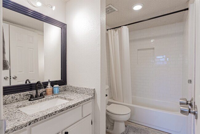 Building Photo - 12123 Monticeto Ln