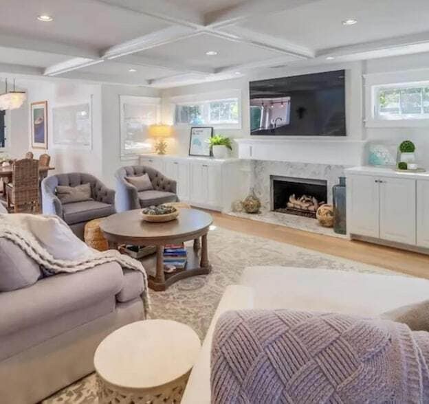 Building Photo - 301 7th St