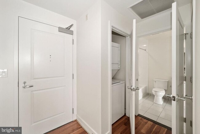 Building Photo - 4101 Albemarle St NW