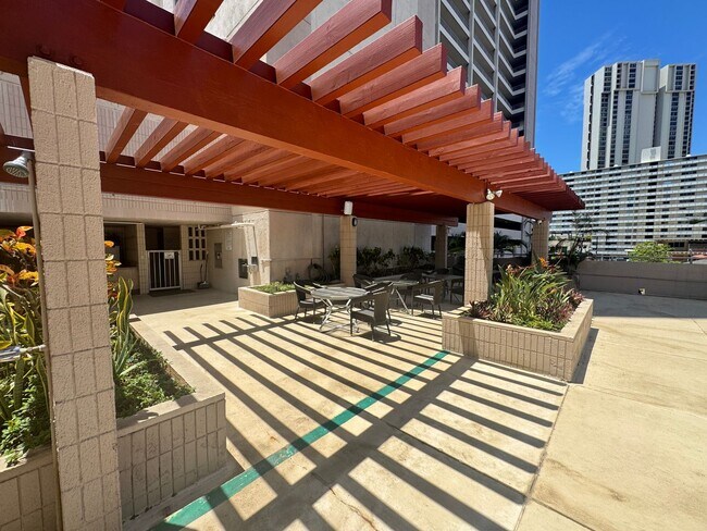Building Photo - 1848 Kahakai Dr