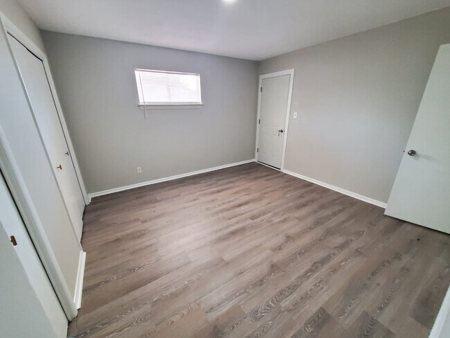 Building Photo - 1833 Eden Ln