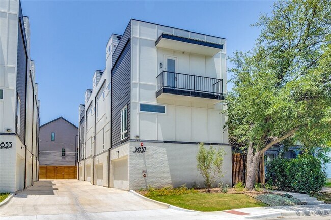 Building Photo - 5637 Live Oak St