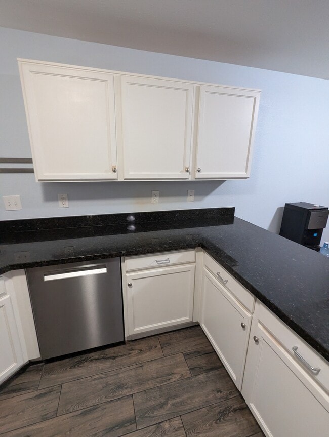 Building Photo - Unit 1006