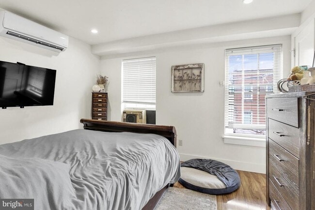 Building Photo - 2229 Frankford Ave