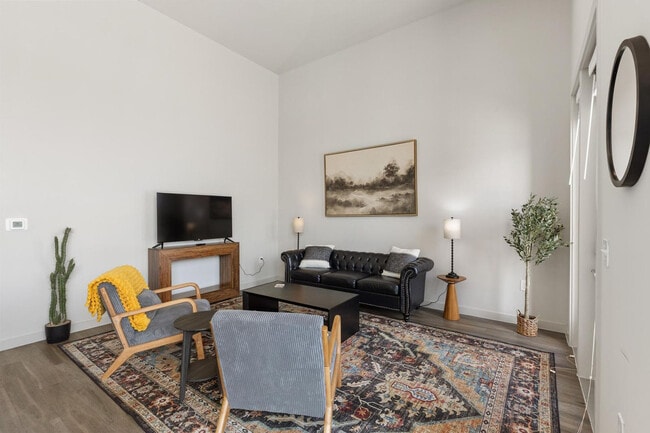 Building Photo - 5820 1/2 Cameron Rd