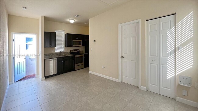 Building Photo - 17170 SW 93rd St