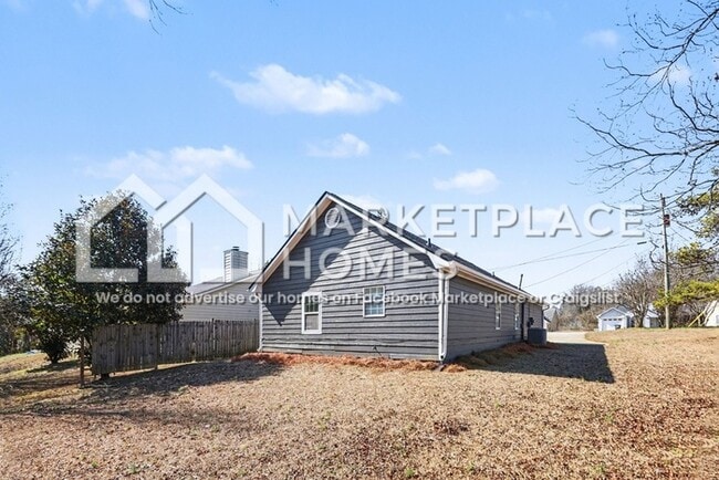 Building Photo - 7960 E Field Dr
