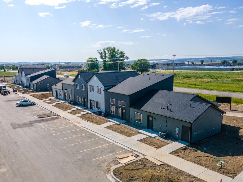 Outside view - Canyon Ridge Townhomes
