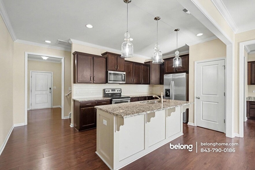 Building Photo - 447 Tayberry Ln