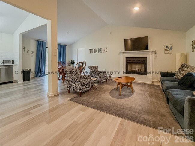 Building Photo - 5819 Woodrock Ct