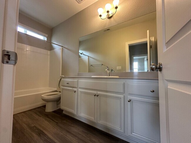 Building Photo - 1780 Dark Horse Rd