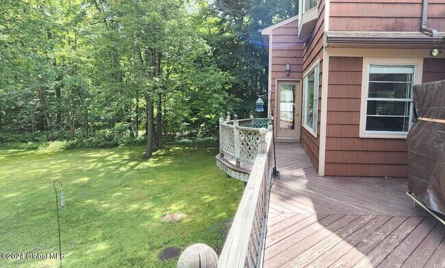 Building Photo - 535 Sand Creek Rd