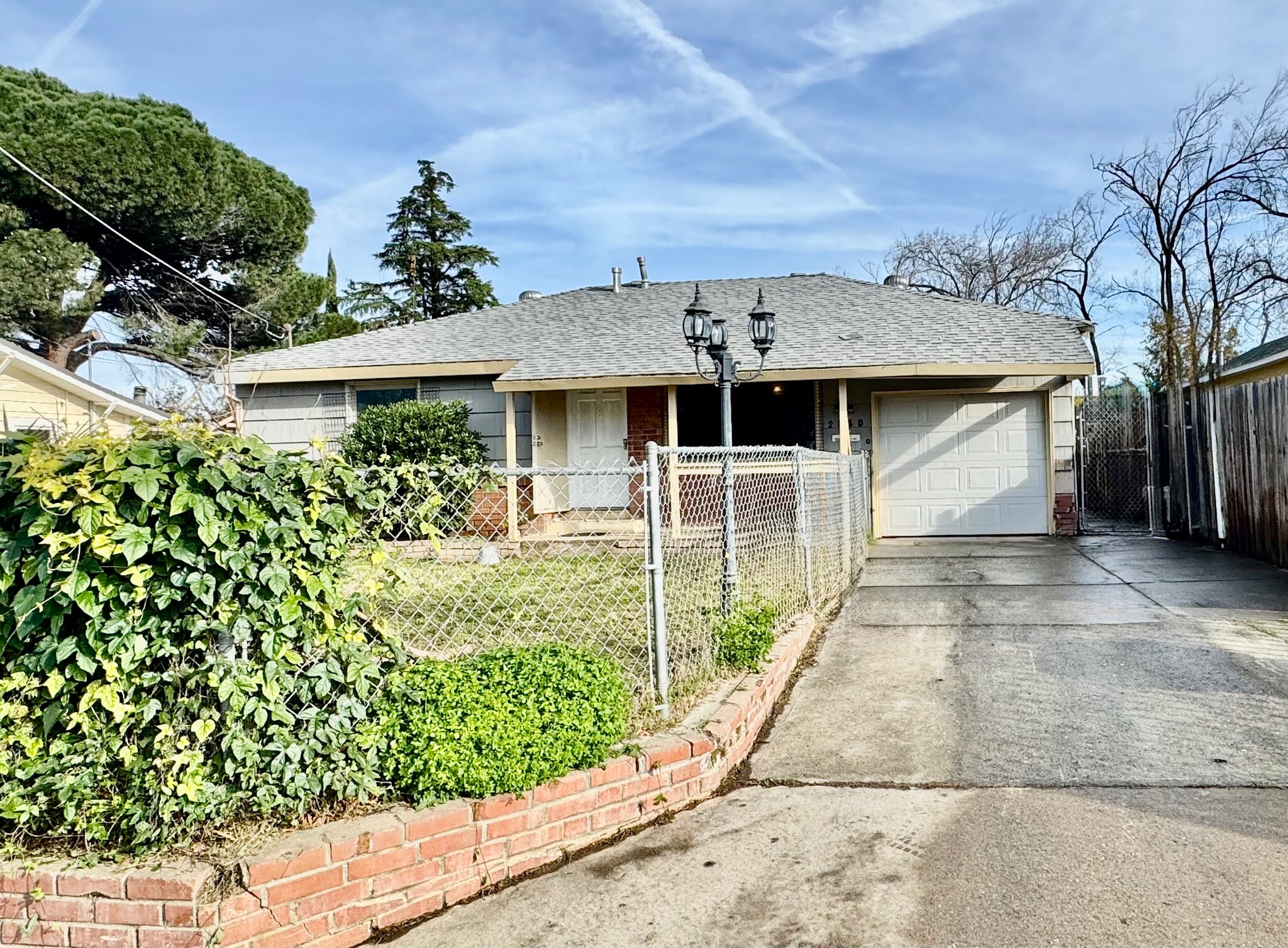 Building Photo - 2840 Belden St