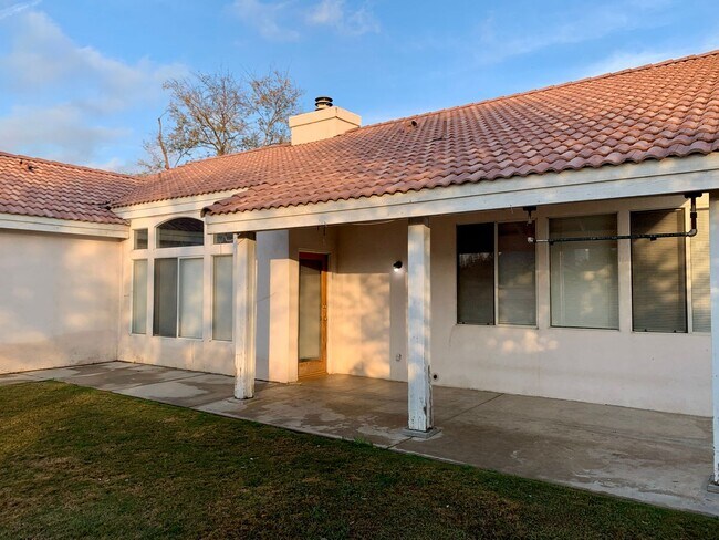 Building Photo - 8409 Tamworth St - SW - Beautiful 3 + Offi...