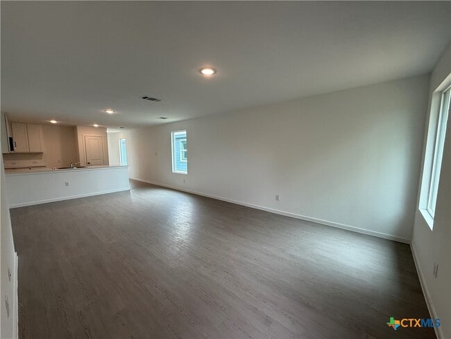 Building Photo - 130 Pastar Fls