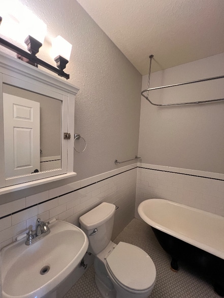 Building Photo - 312 E Olive Pl