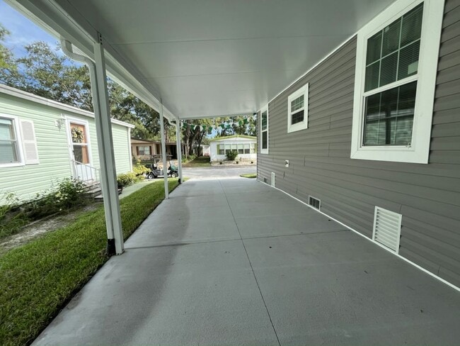 Building Photo - 15777 Bolesta Rd