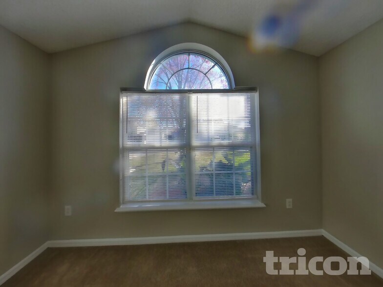 Building Photo - 7439 Lawn Tennis Ln