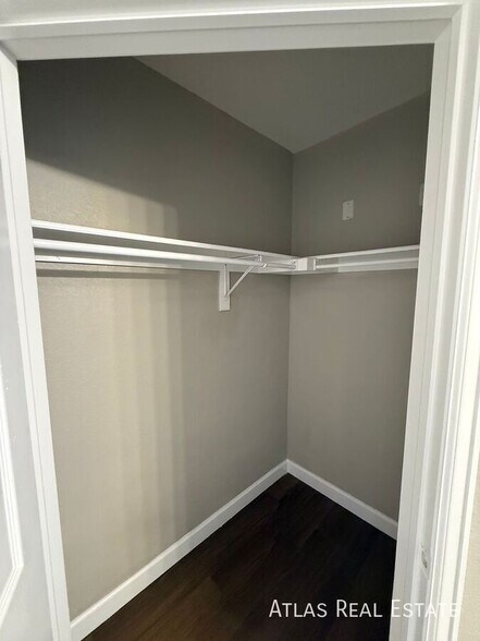 Building Photo - 15475 E Andrews Dr