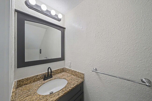 Building Photo - 5789 Woodland Point Dr