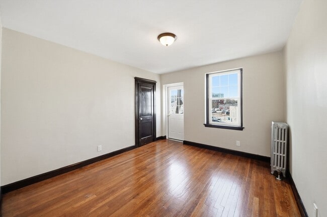 Building Photo - 41 Richardson Ave