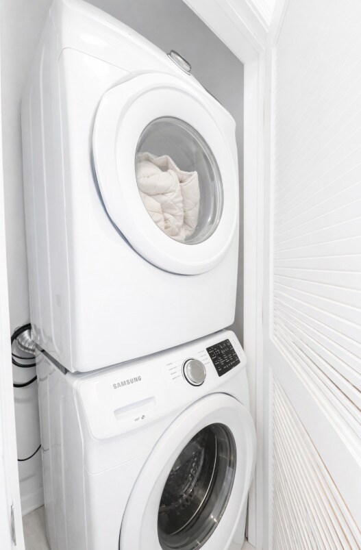 Building Photo - 1134 W Granville Ave