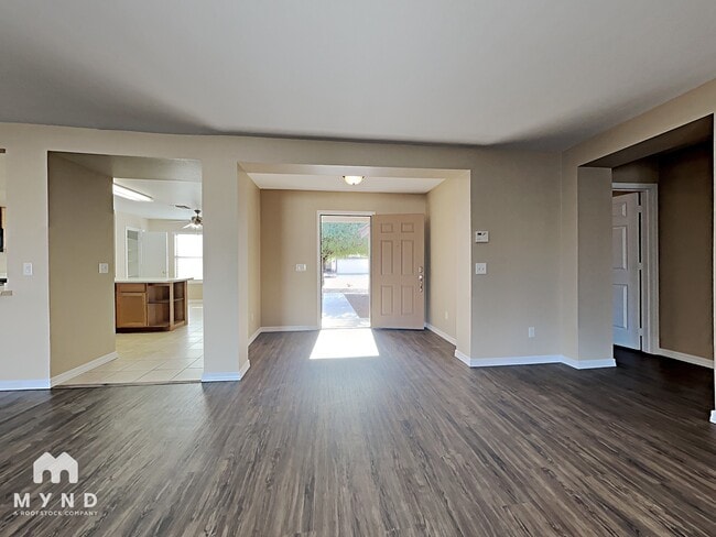 Building Photo - 8128 W Mission Ln