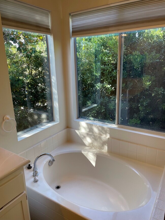 Building Photo - 1 Seven Kings Pl