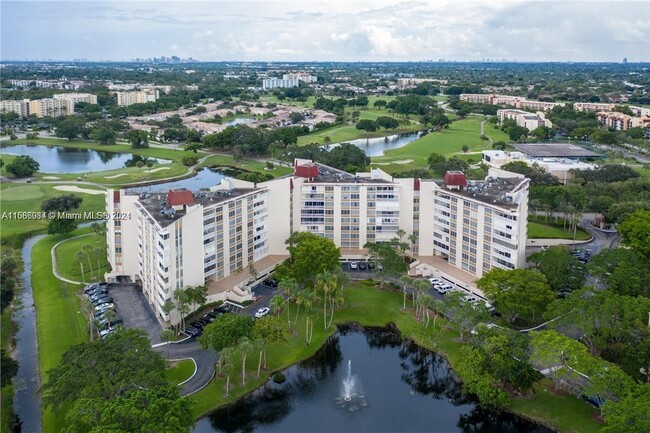 Building Photo - 6921 Environ Blvd