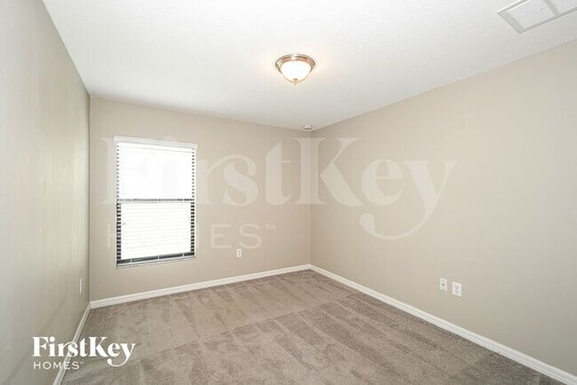 Building Photo - 9747 Sage Creek Dr