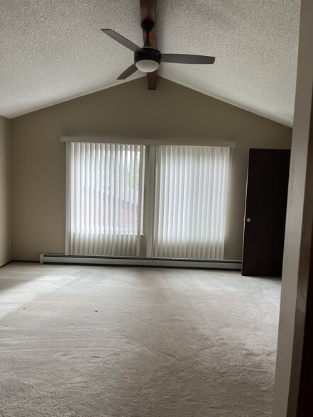 Building Photo - 636 Horizon Dr