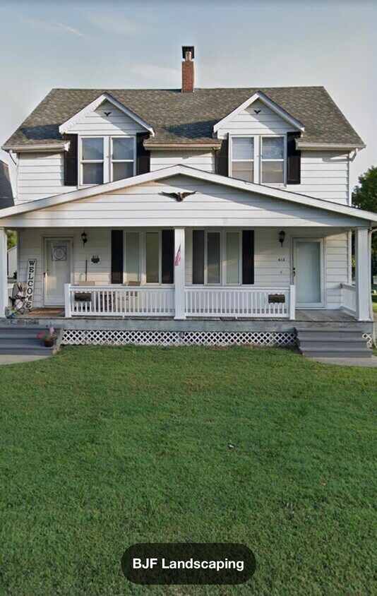 Primary Photo - 413 E Cherry St
