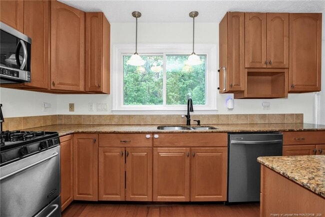 Building Photo - 853 Foxcroft Dr