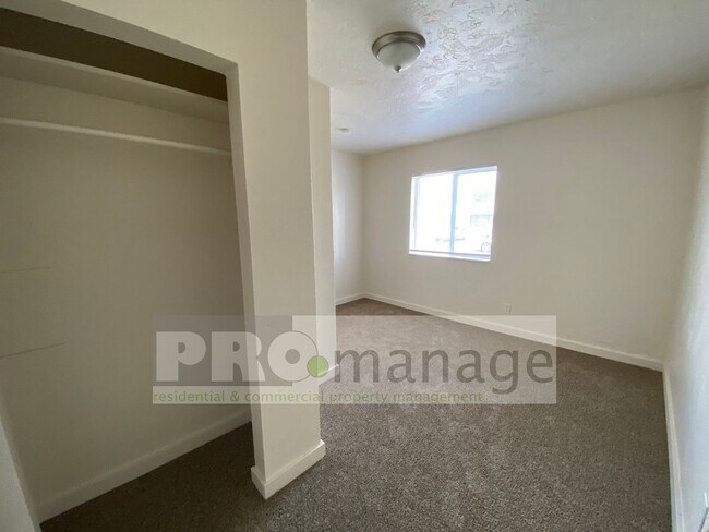 Building Photo - 437 W Crowley St