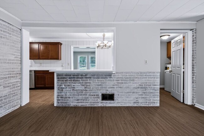 Building Photo - 1380 Ivywood Dr
