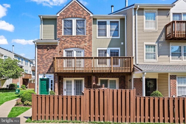 Building Photo - 4045 Chetham Wy