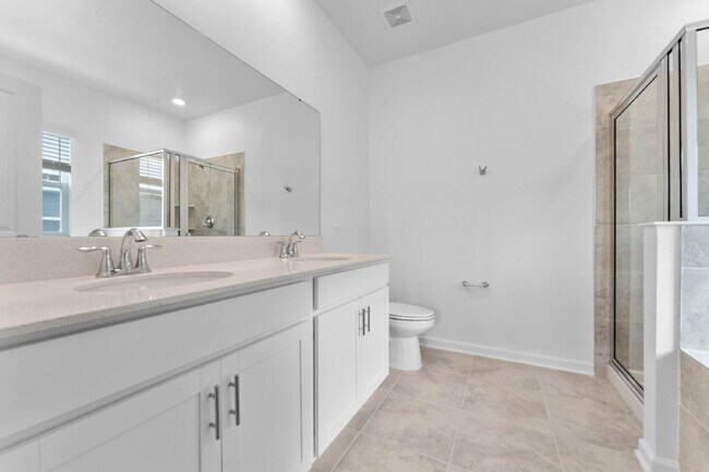 Building Photo - Modern Open-Concept Home with Designer Finishes and Community Amenities.