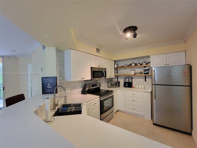 Building Photo - 400 Scotia Dr