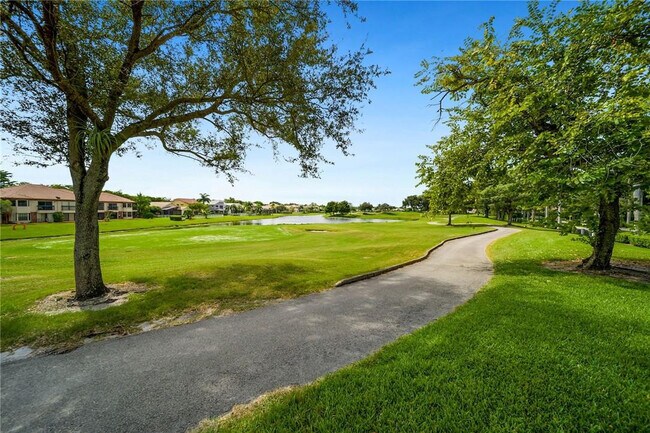 Building Photo - 11839 Highland Pl