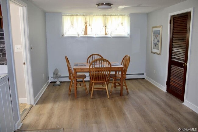 Building Photo - 24 Chestnut Ln