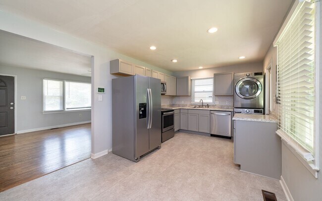 Building Photo - Charming 3 Bed, 1 Bath near Downtown Raleigh