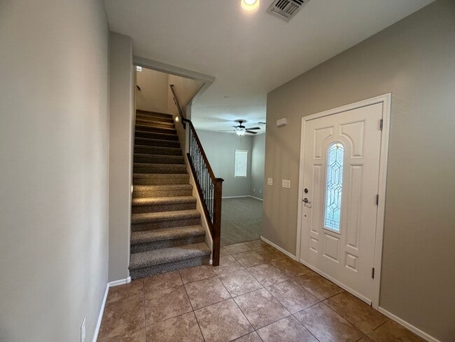 Building Photo - Community pool and a low maintenance yard