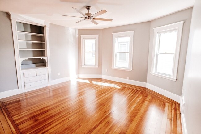 Building Photo - 177 Minot St