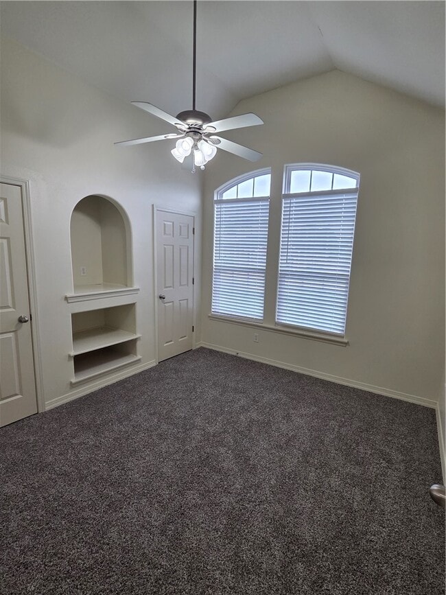 Building Photo - 3219 W Thornebrook St