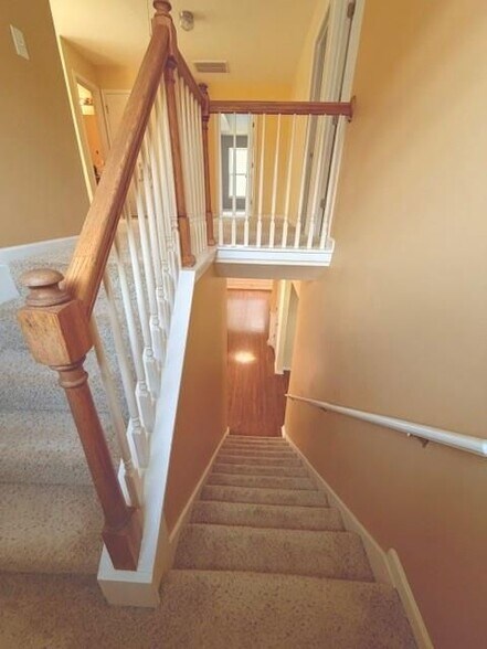 Building Photo - 1020 Capstone Ct