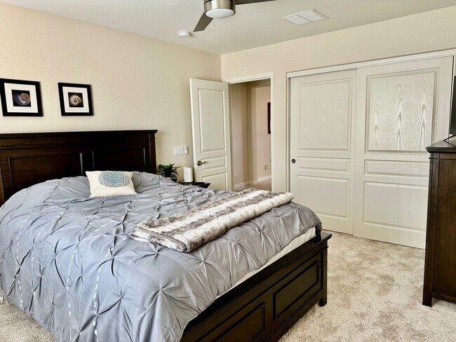 Building Photo - HIGHLY DESIRABLE FULLY FURNISHED 3 BEDROOM...